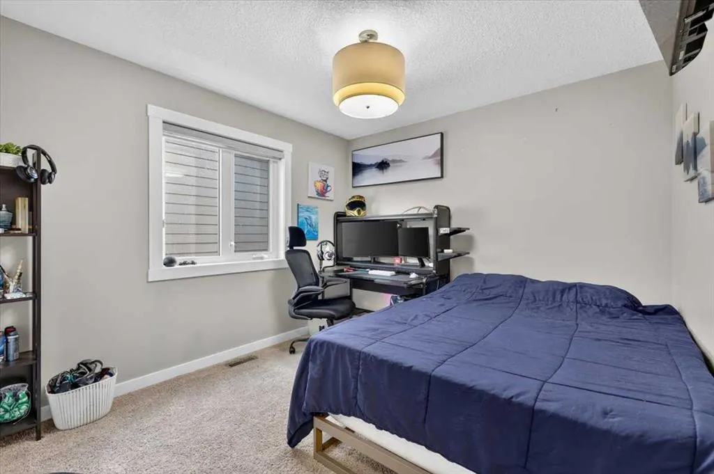 90 Cranbrook Crescent SE