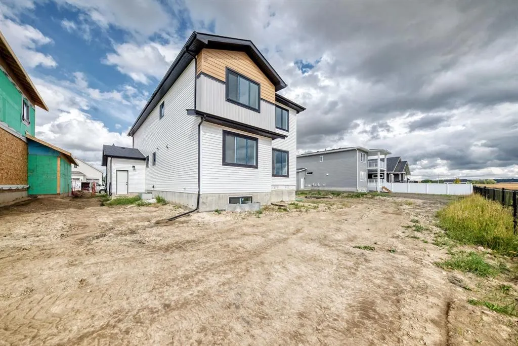47 EVERSON Close