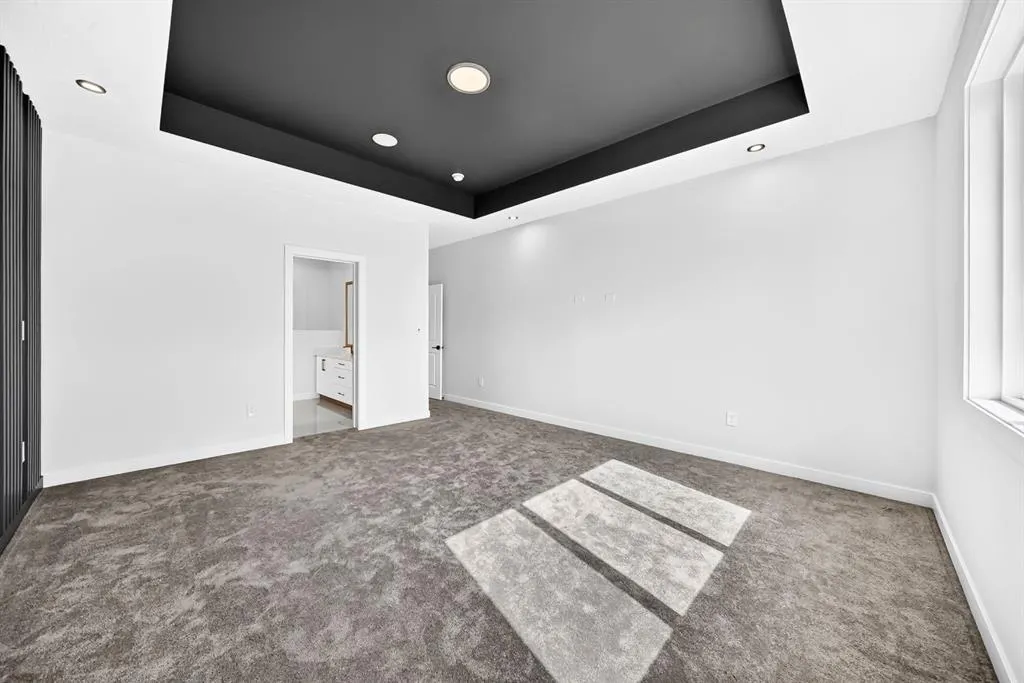 47 EVERSON Close
