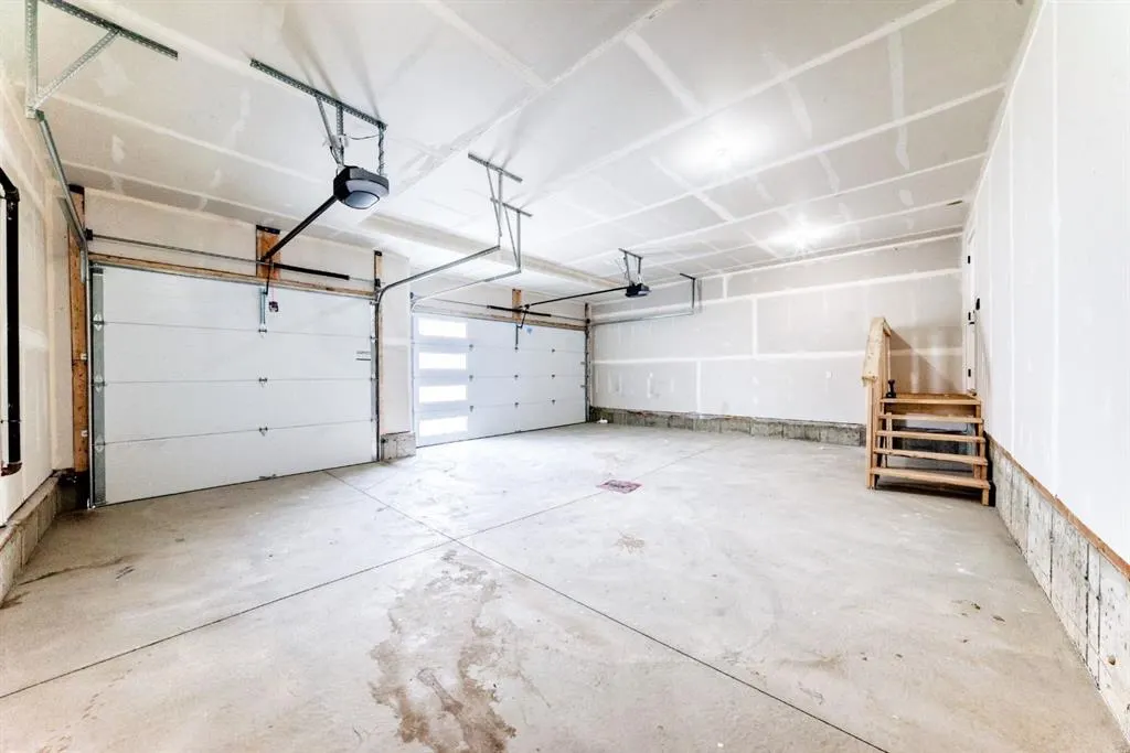 47 EVERSON Close