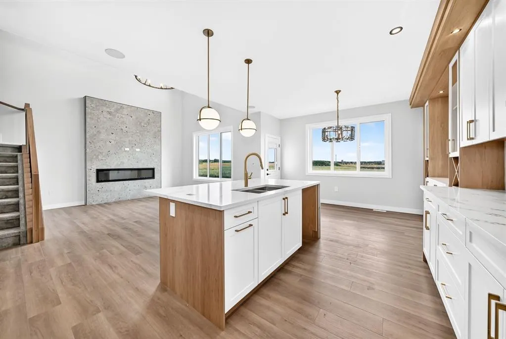 47 EVERSON Close
