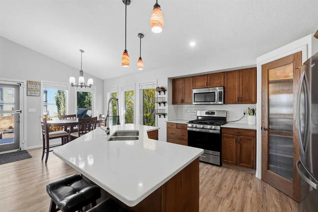 8 Irving Crescent