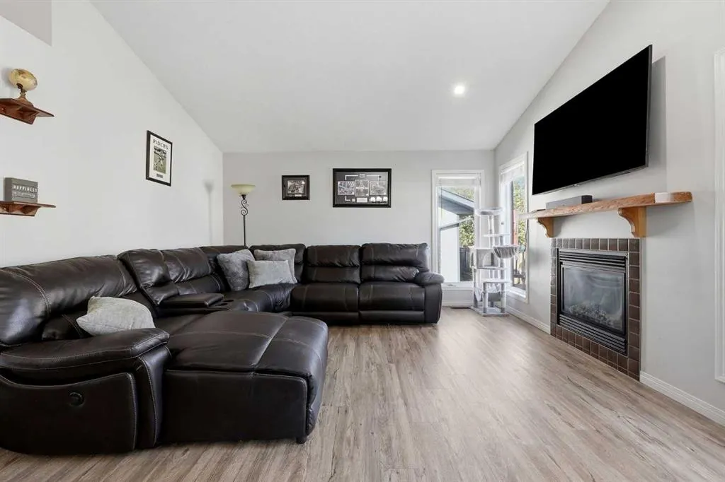 8 Irving Crescent