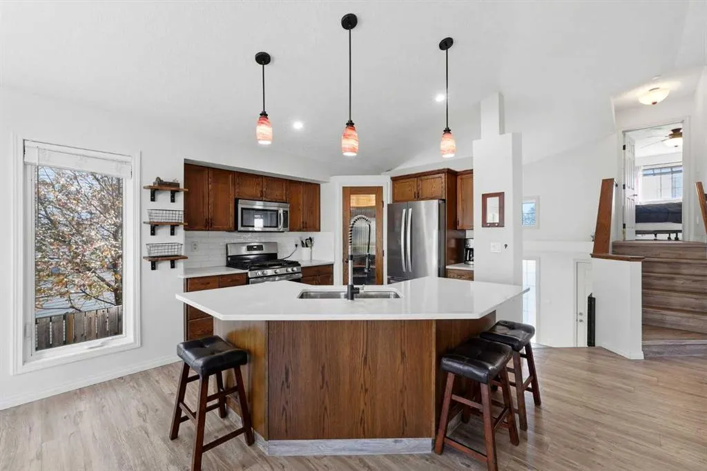 8 Irving Crescent