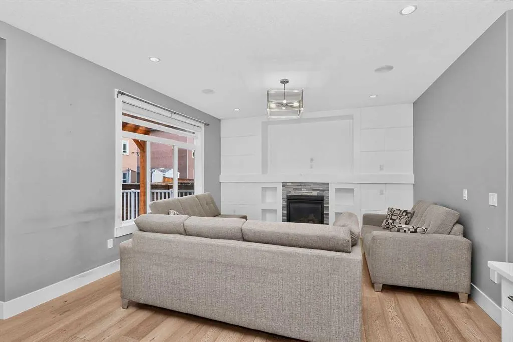 170 Kinniburgh Crescent