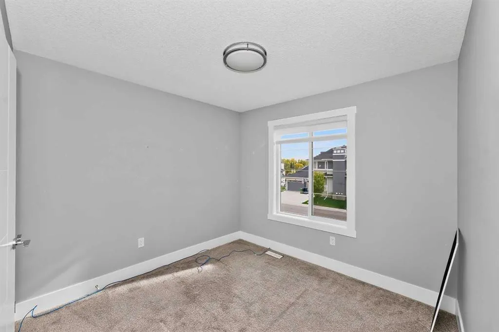 170 Kinniburgh Crescent