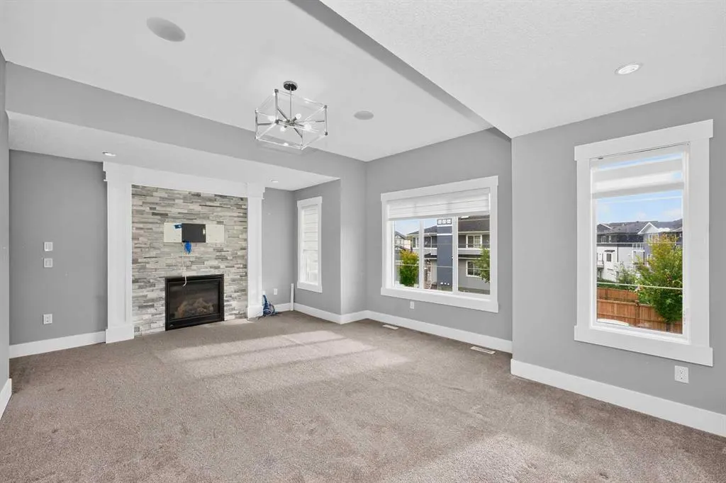 170 Kinniburgh Crescent