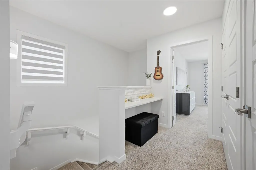 908 West Lakeview Drive