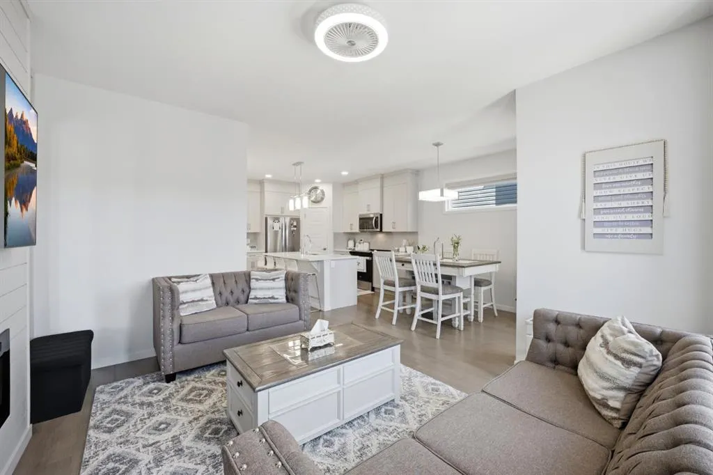 908 West Lakeview Drive