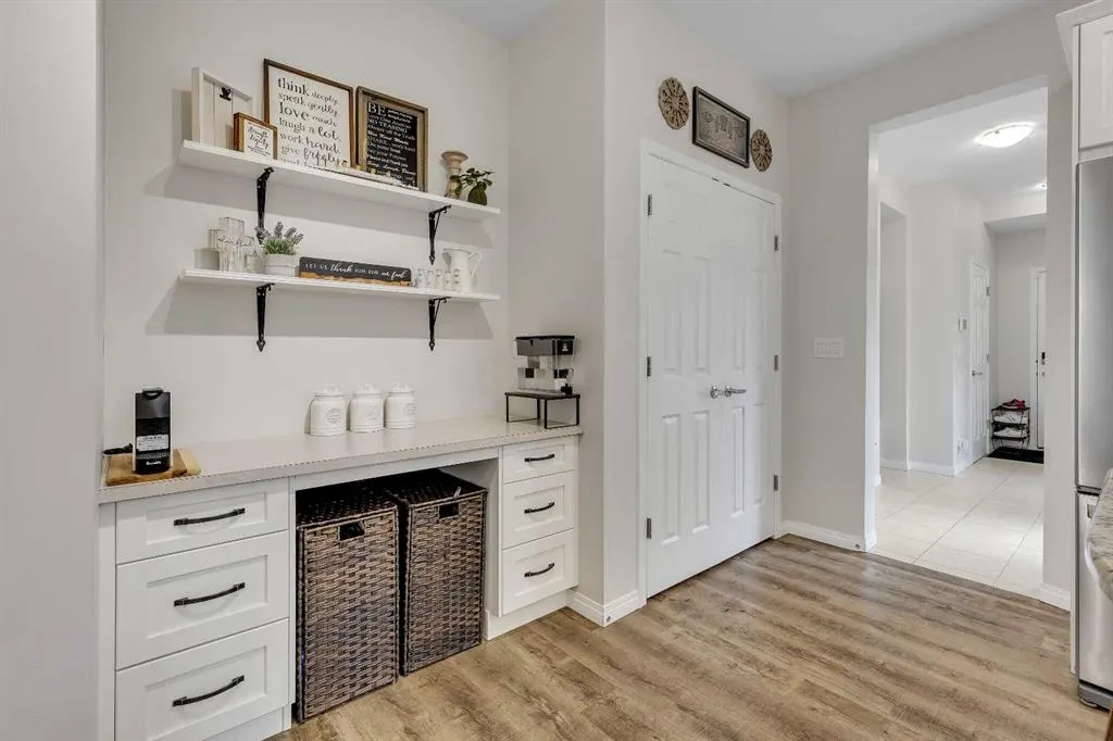 177 Yorkville Manor SW