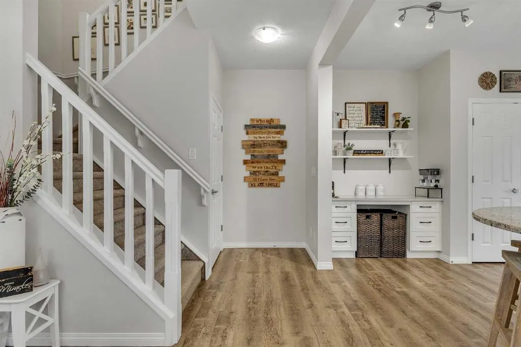 177 Yorkville Manor SW