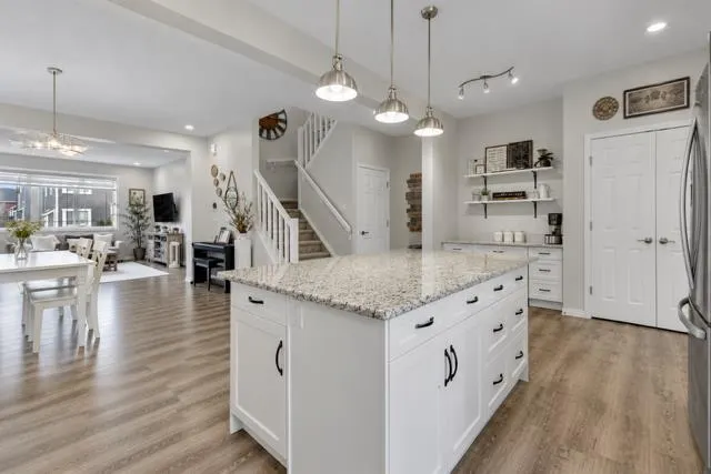 177 Yorkville Manor SW