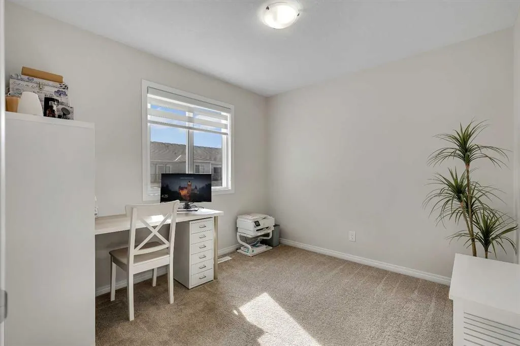 177 Yorkville Manor SW