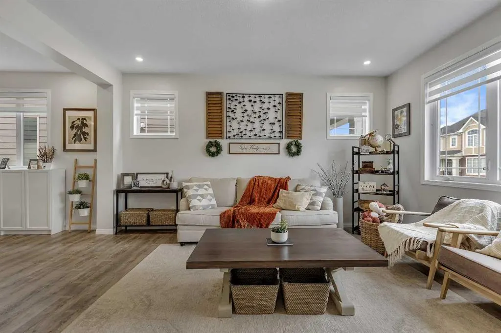 177 Yorkville Manor SW