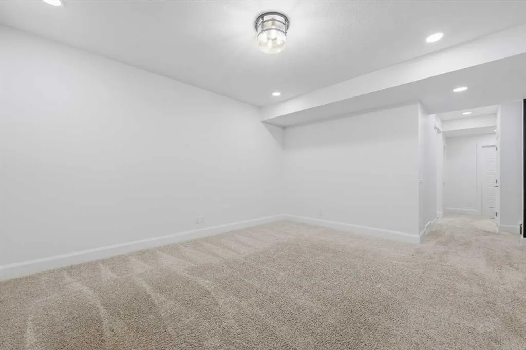 125 South Harmony Drive