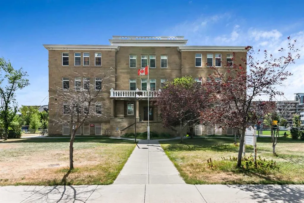 1208 14 Avenue SW #302