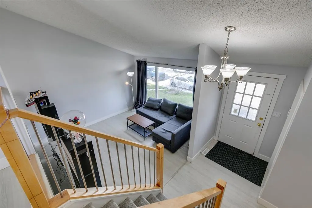 140 Templehill Drive NE