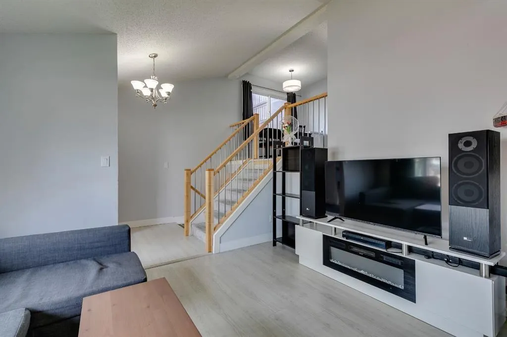 140 Templehill Drive NE
