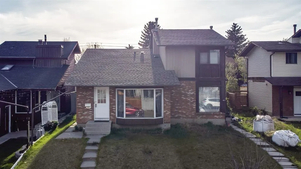 140 Templehill Drive NE