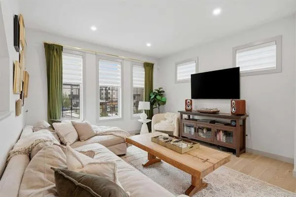 85 Greenbriar Place NW