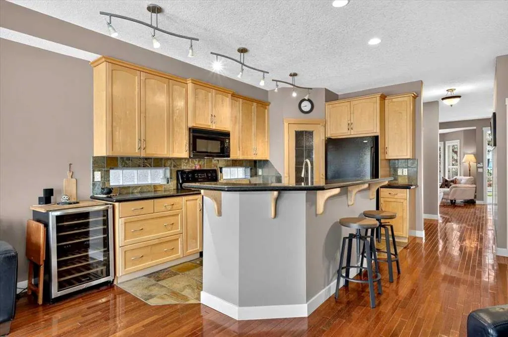 2506 17 Street SE
