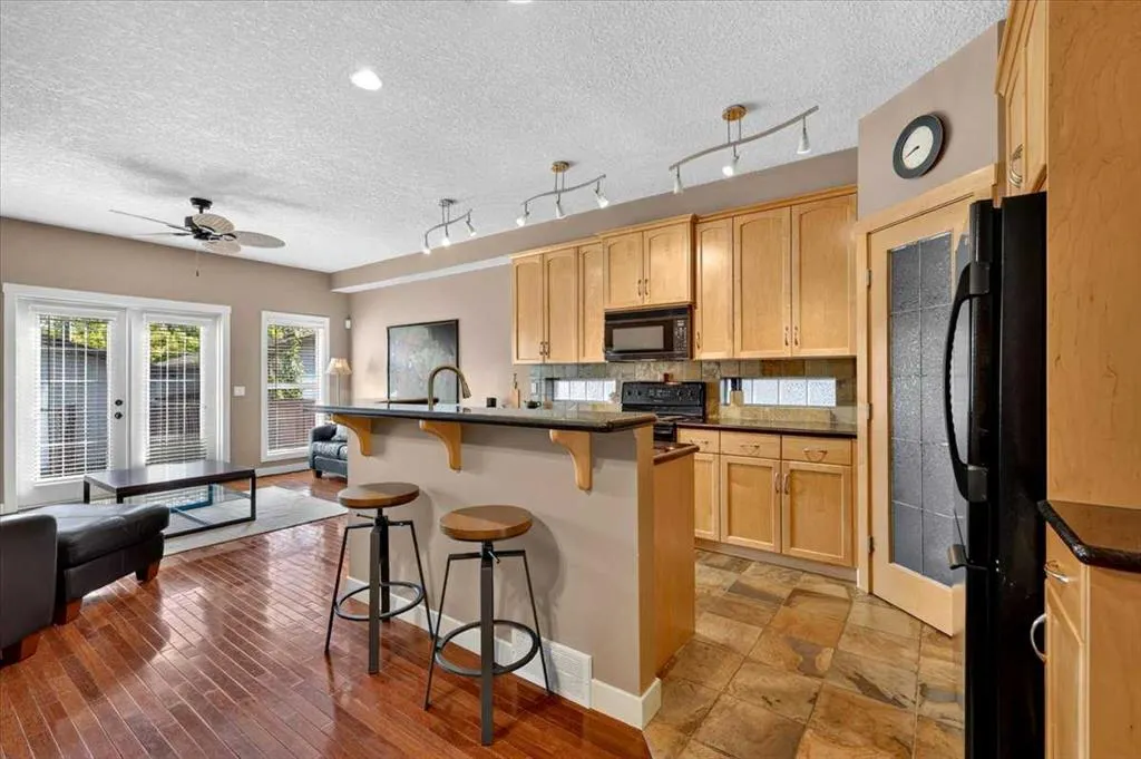 2506 17 Street SE