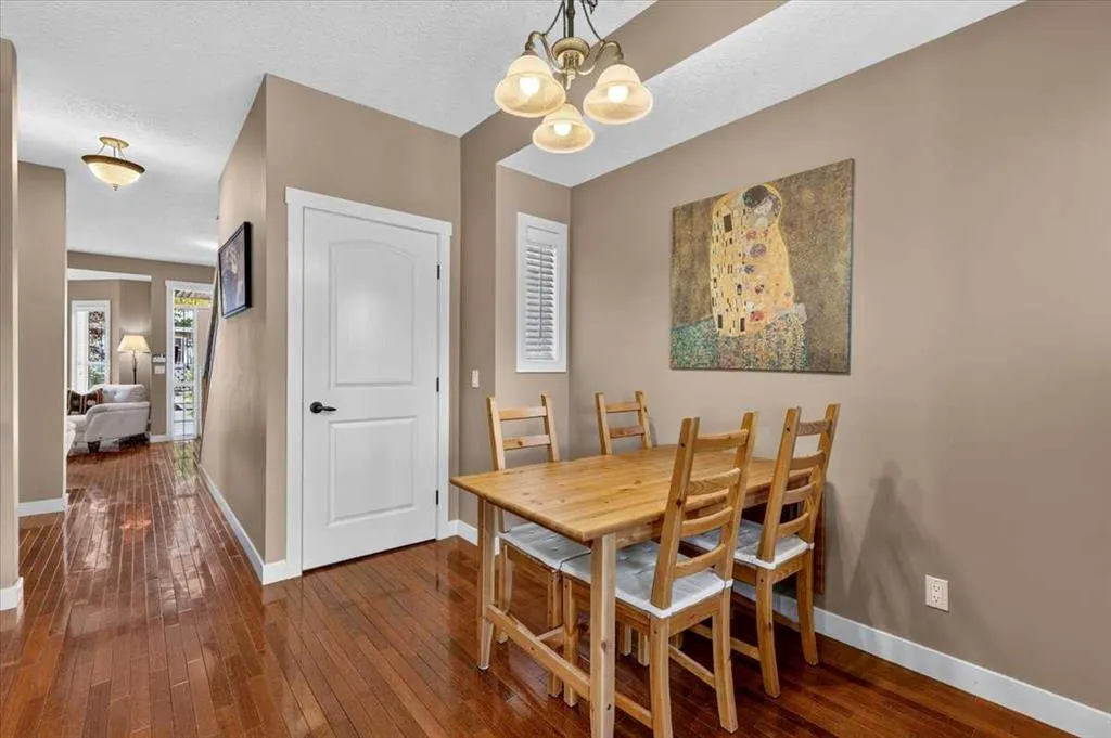 2506 17 Street SE