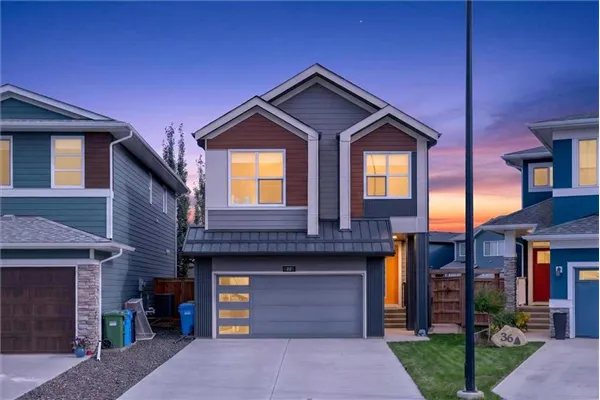 32 Cranbrook Bay SE