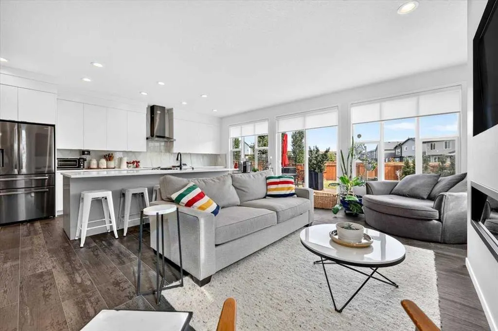 32 Cranbrook Bay SE