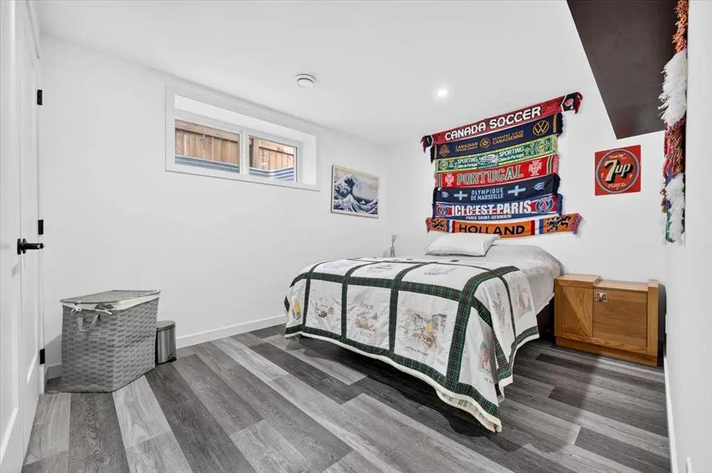 32 Cranbrook Bay SE