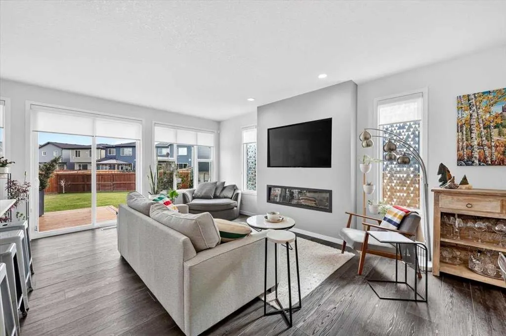 32 Cranbrook Bay SE