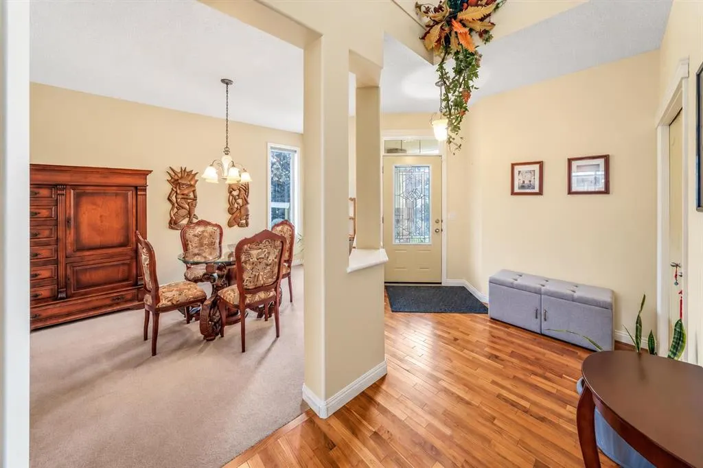 160 Royal Oak Heights NW
