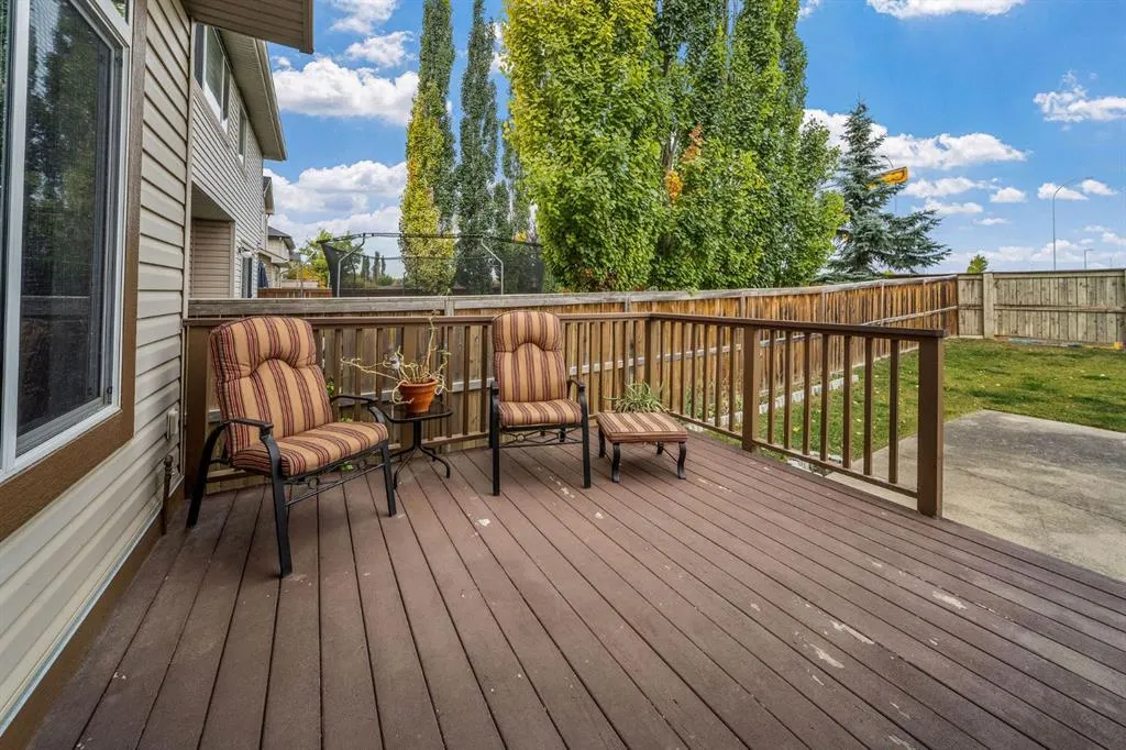 160 Royal Oak Heights NW