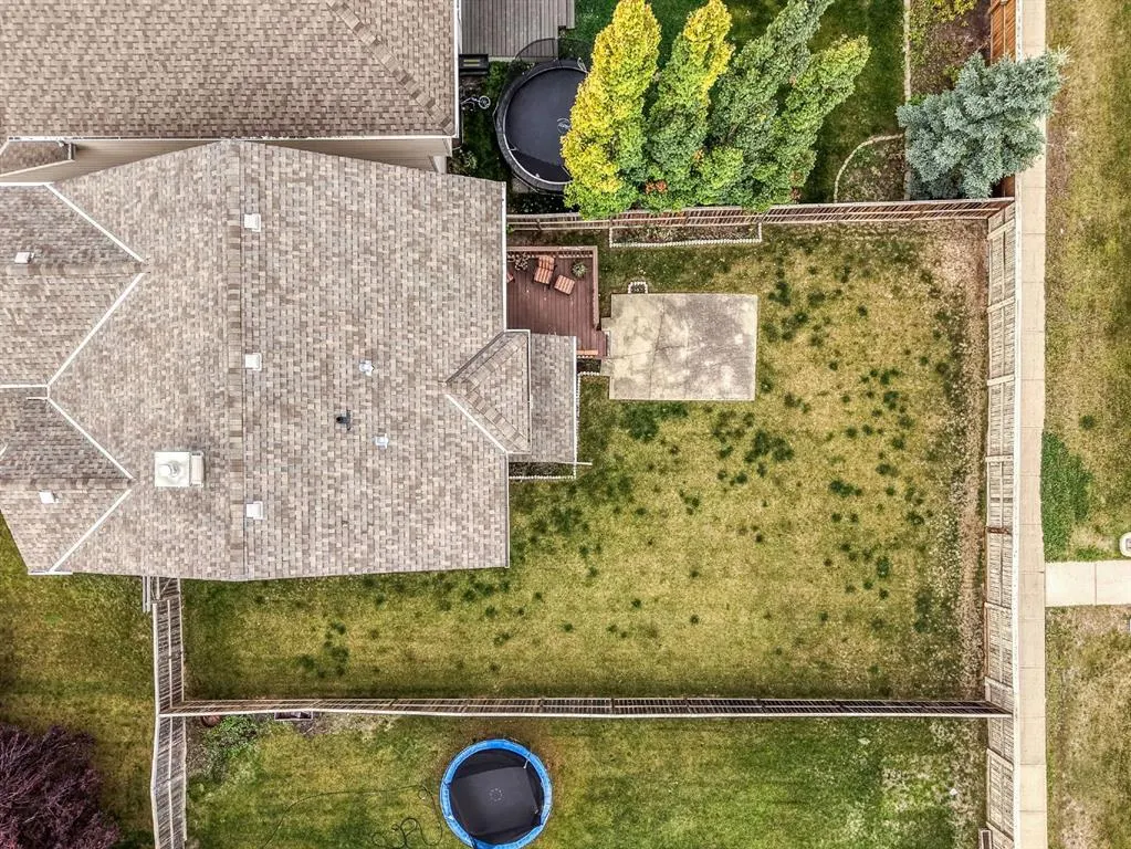 160 Royal Oak Heights NW