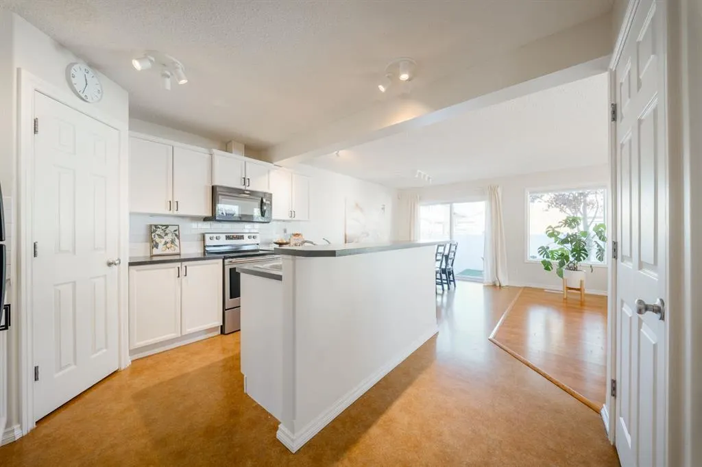 25 Citadel Estates Manor NW