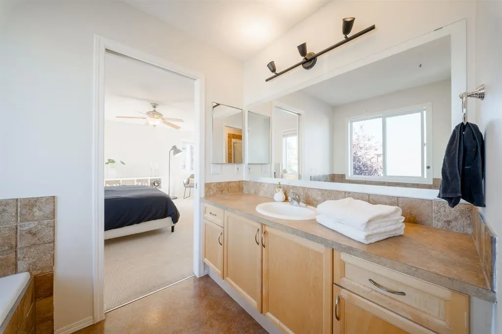 25 Citadel Estates Manor NW