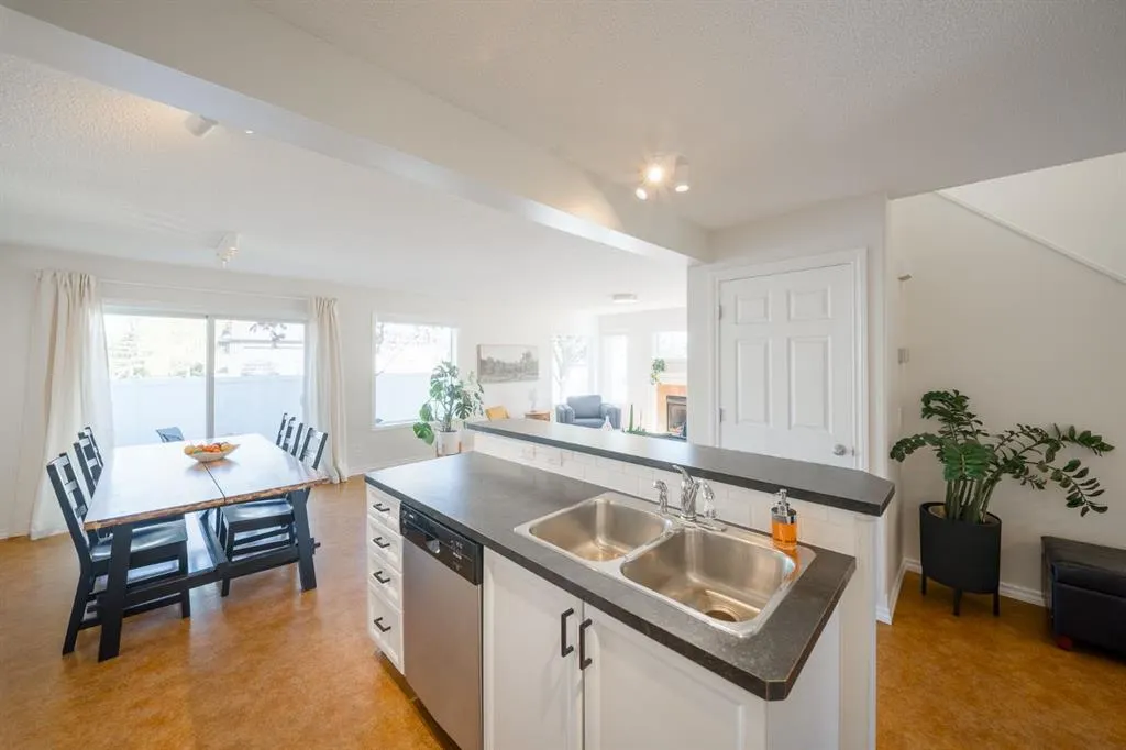 25 Citadel Estates Manor NW