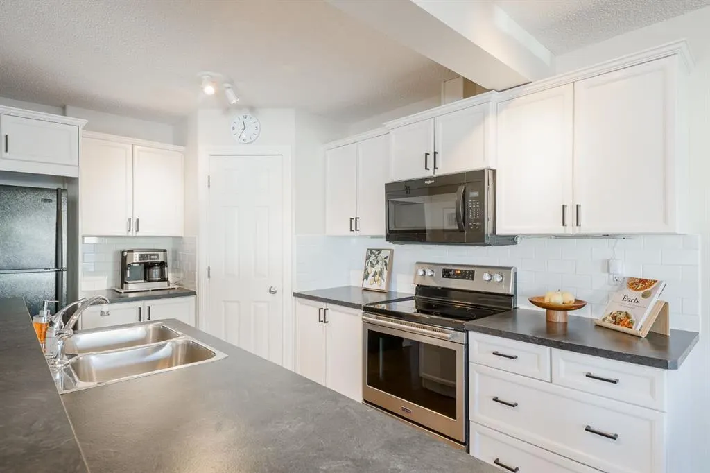 25 Citadel Estates Manor NW