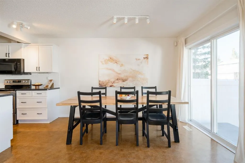 25 Citadel Estates Manor NW
