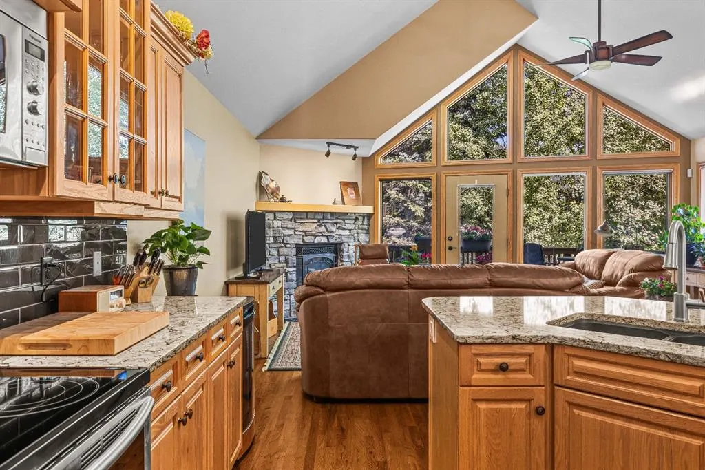 157B Rundle Crescent