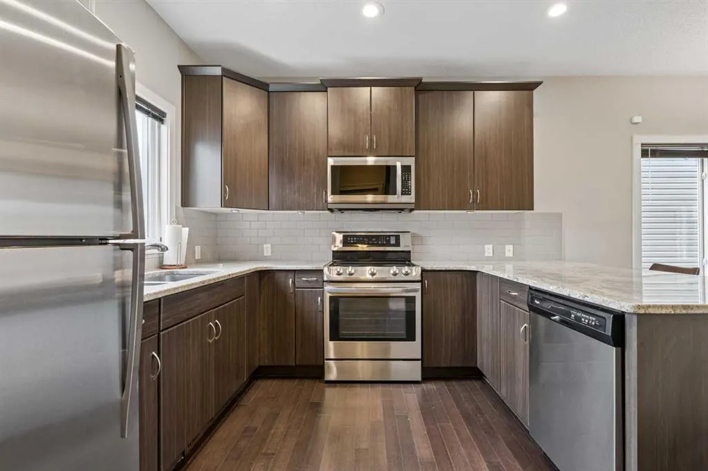 29 Redstone Common NE