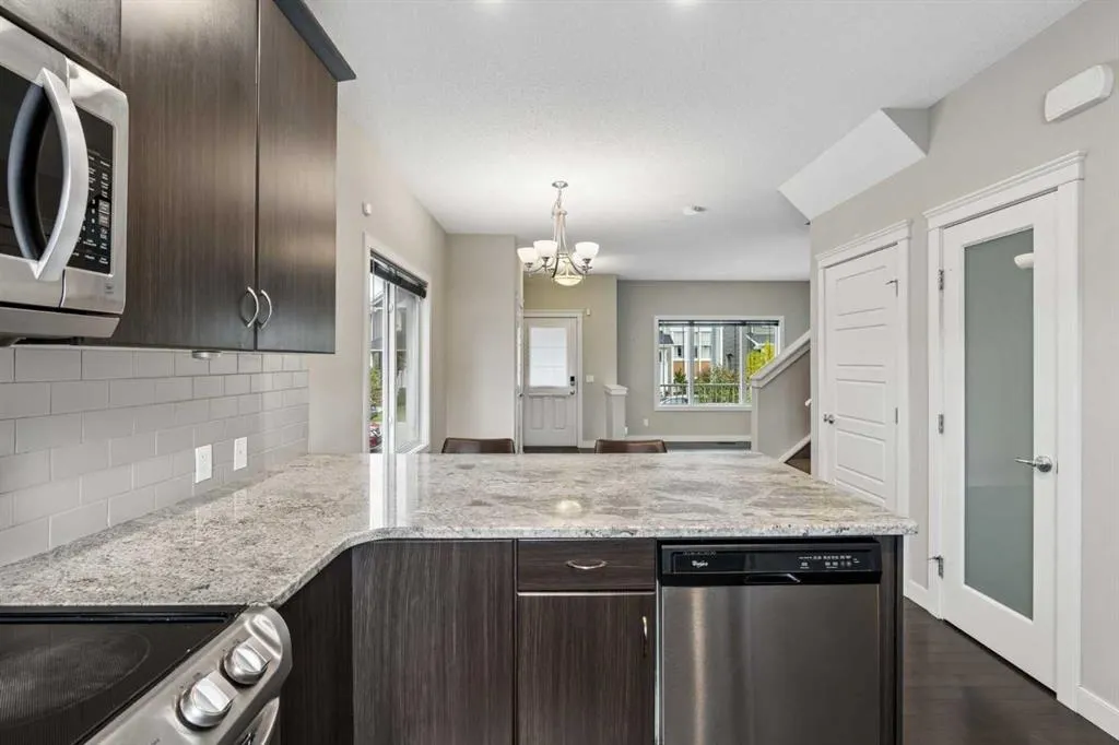 29 Redstone Common NE
