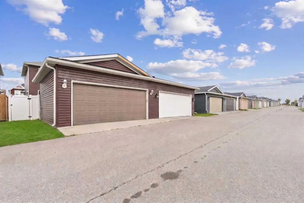 29 Redstone Common NE