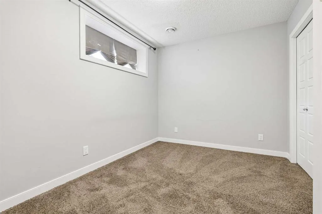 29 Redstone Common NE