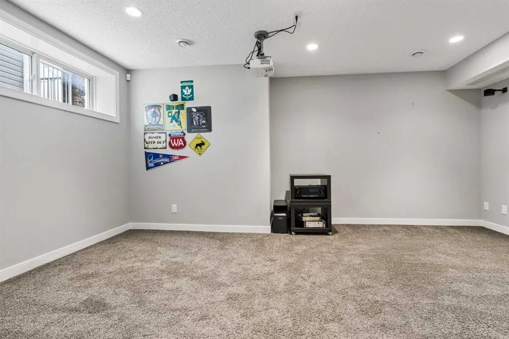 29 Redstone Common NE