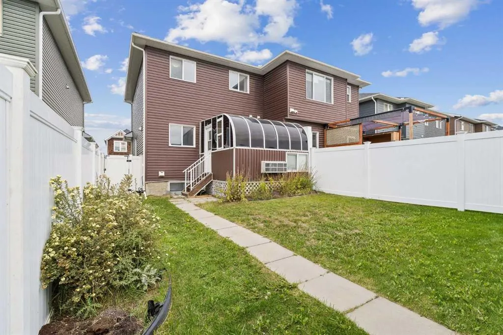 29 Redstone Common NE