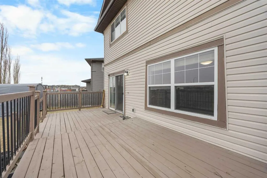 65 Panora Way NW
