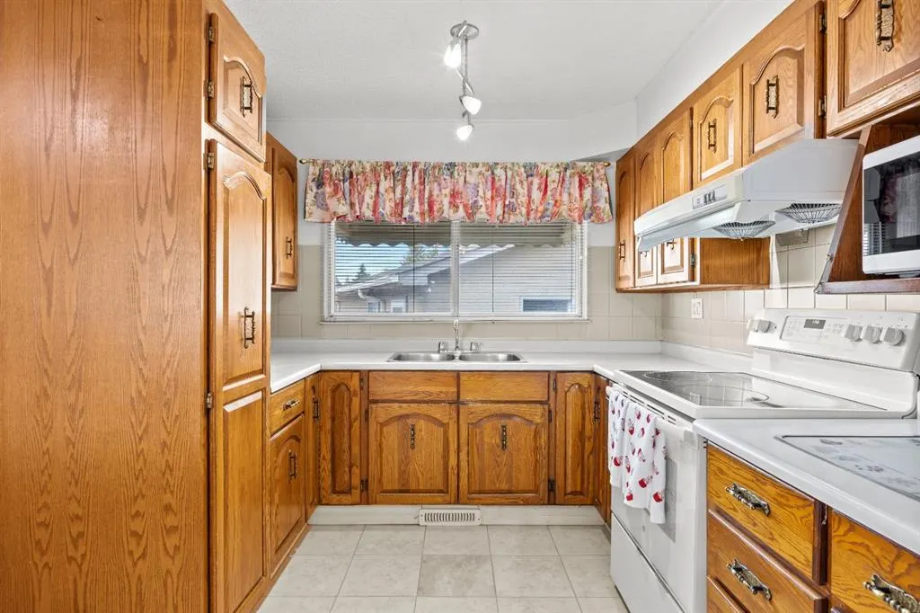 1307 Radisson Drive SE