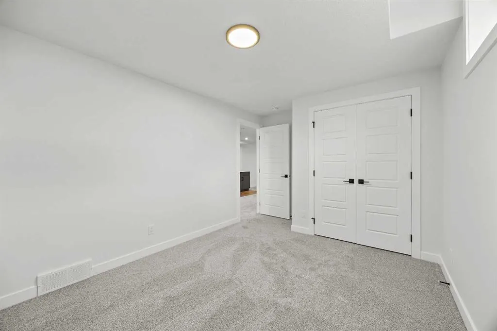 37 Sora Gardens SE