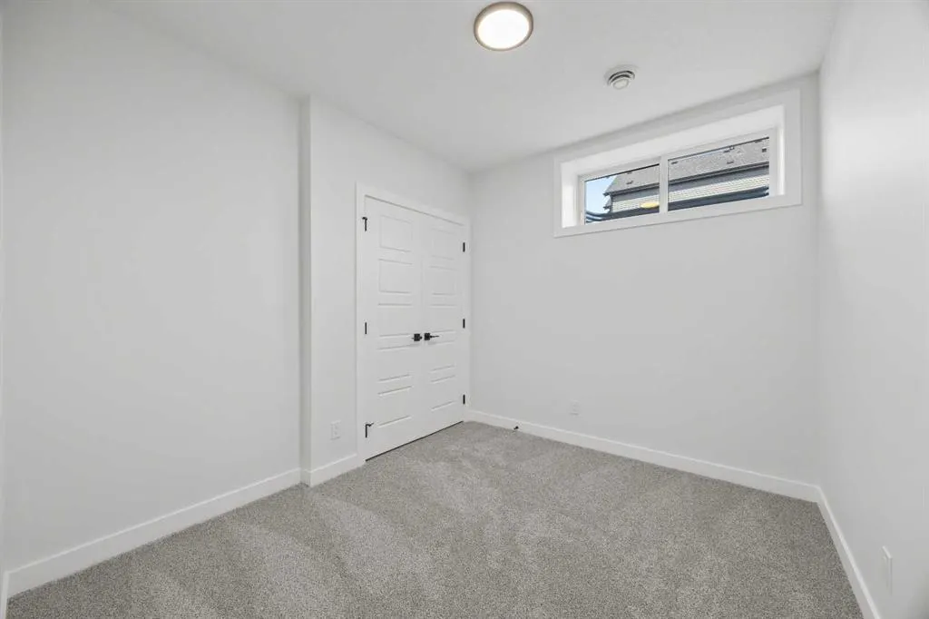 37 Sora Gardens SE